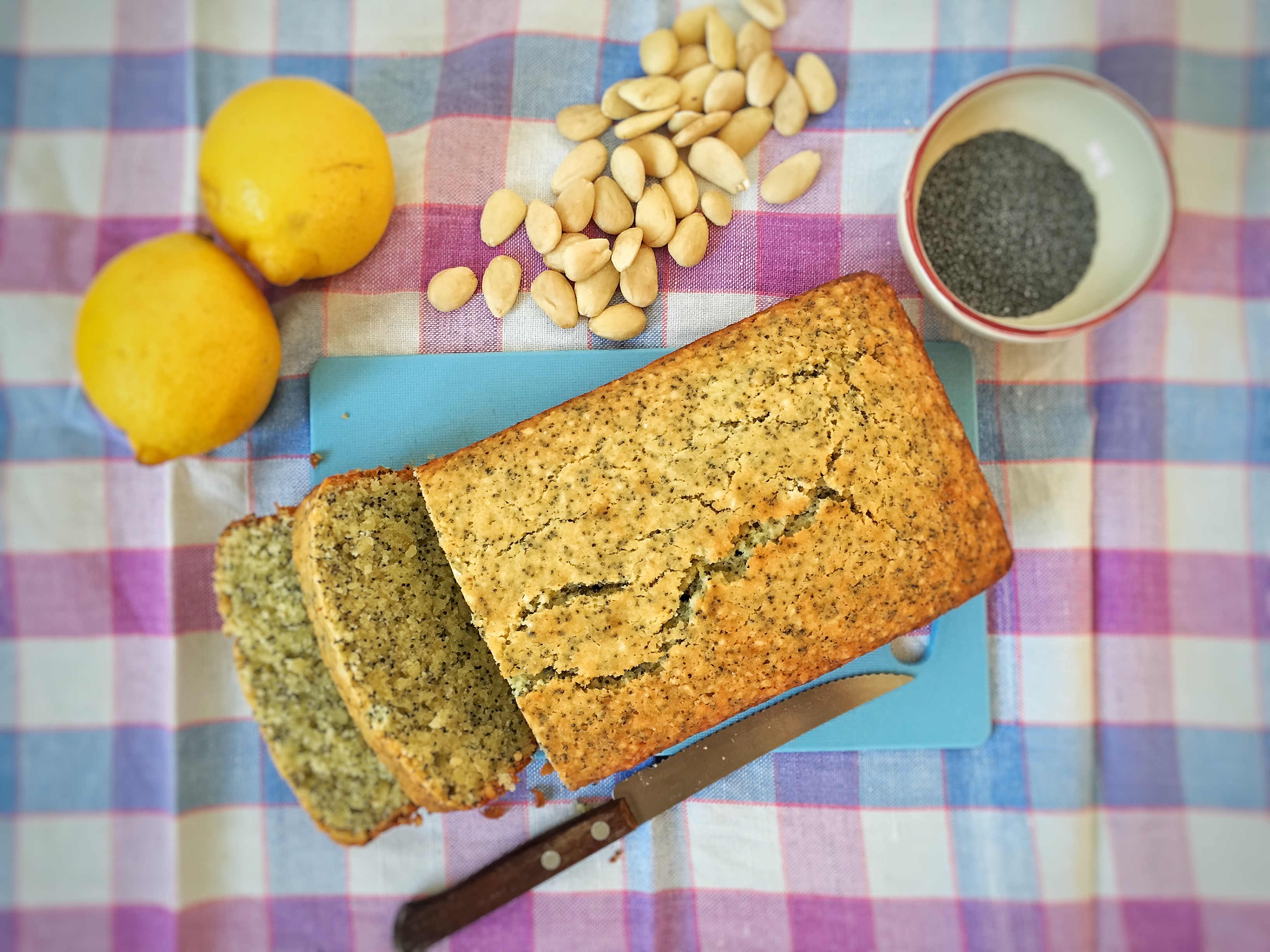 Plumcake con limone e semi di papavero