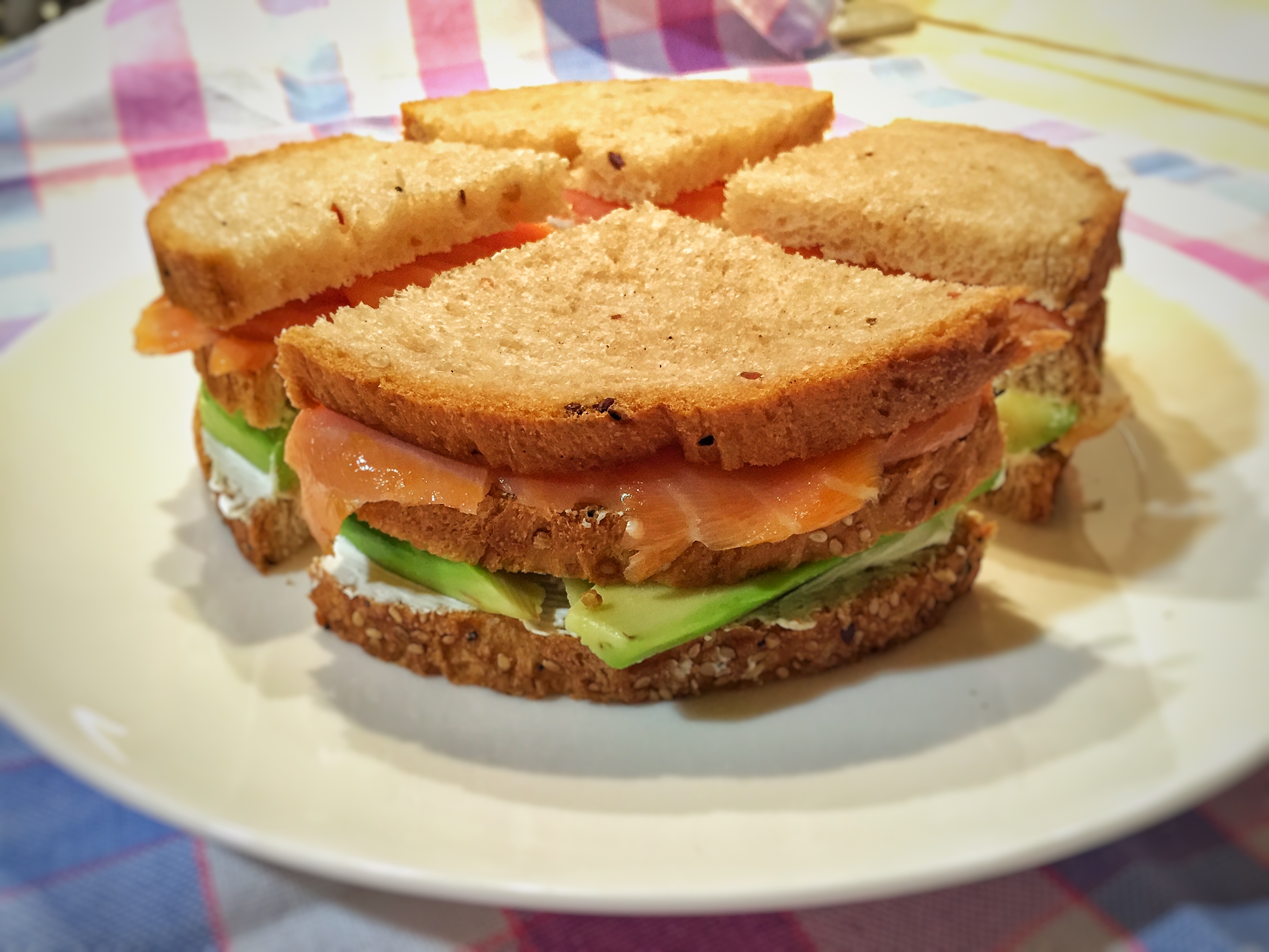 Tramezzino salmone e avocado