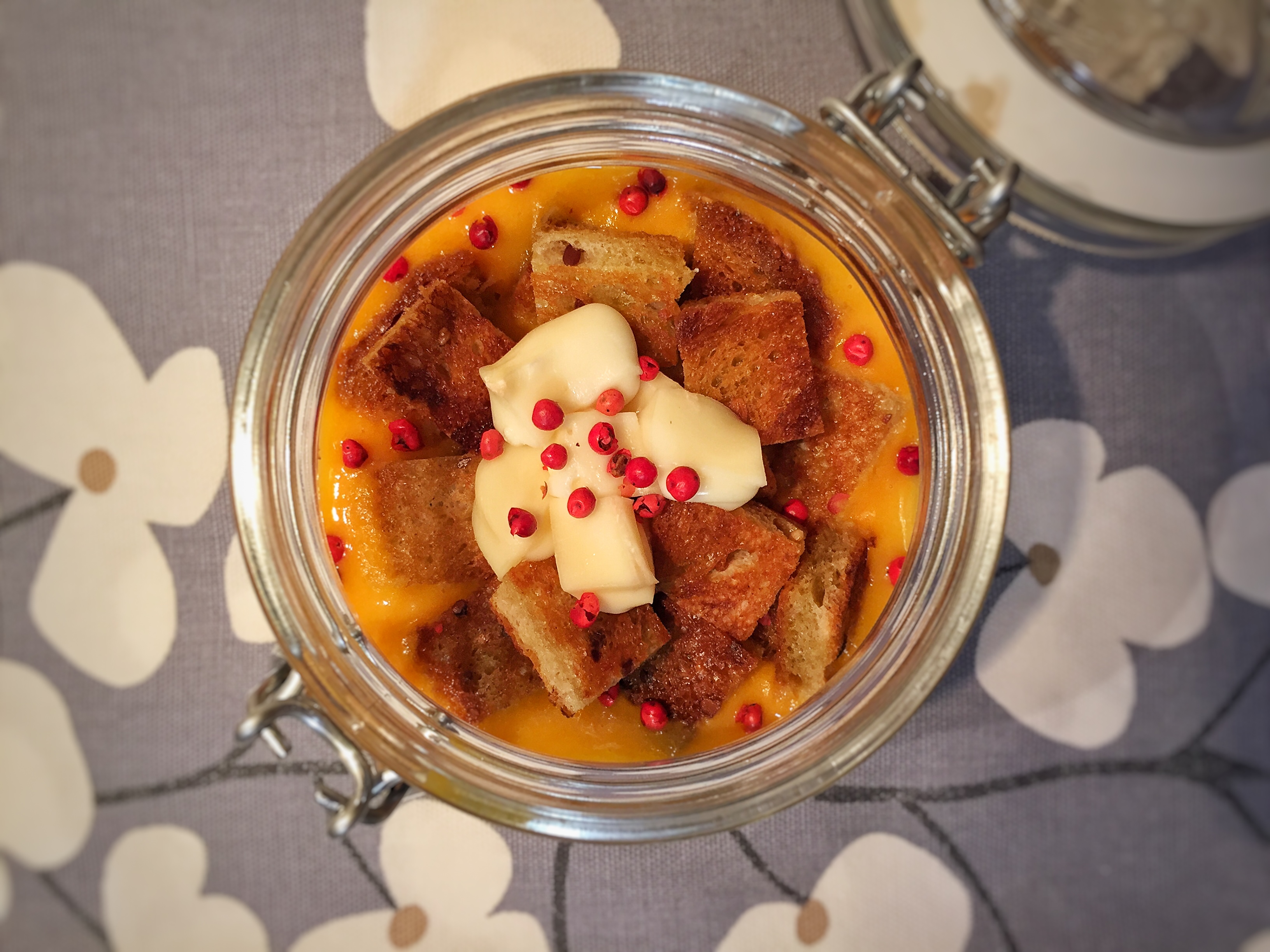 Crema di zucca e patate con crostini e taleggio D.O.P.