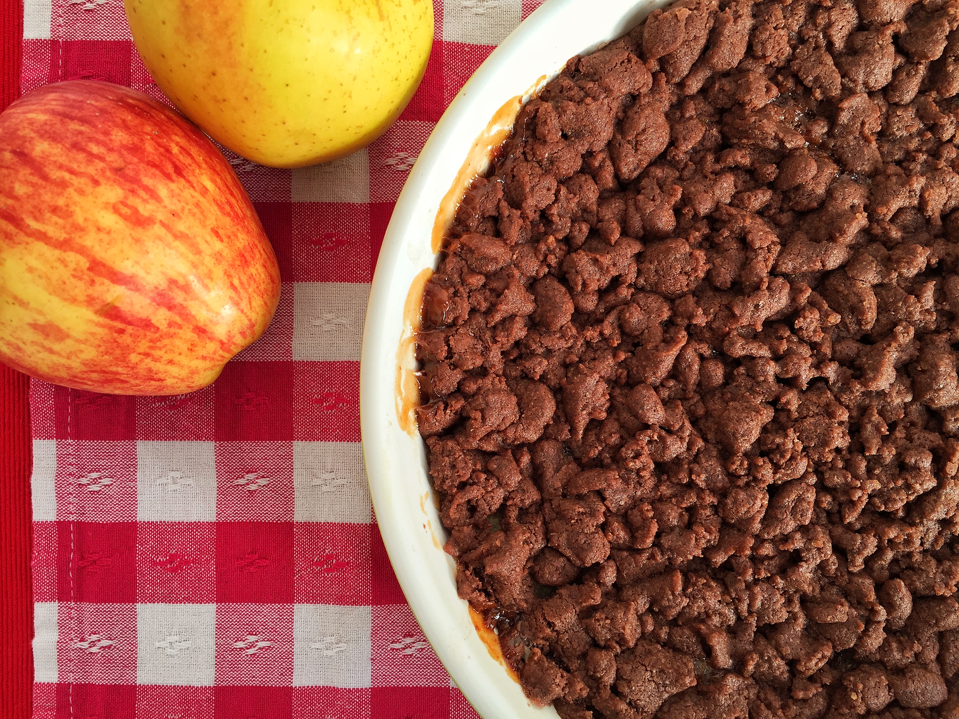 Crumble alle mele e cacao