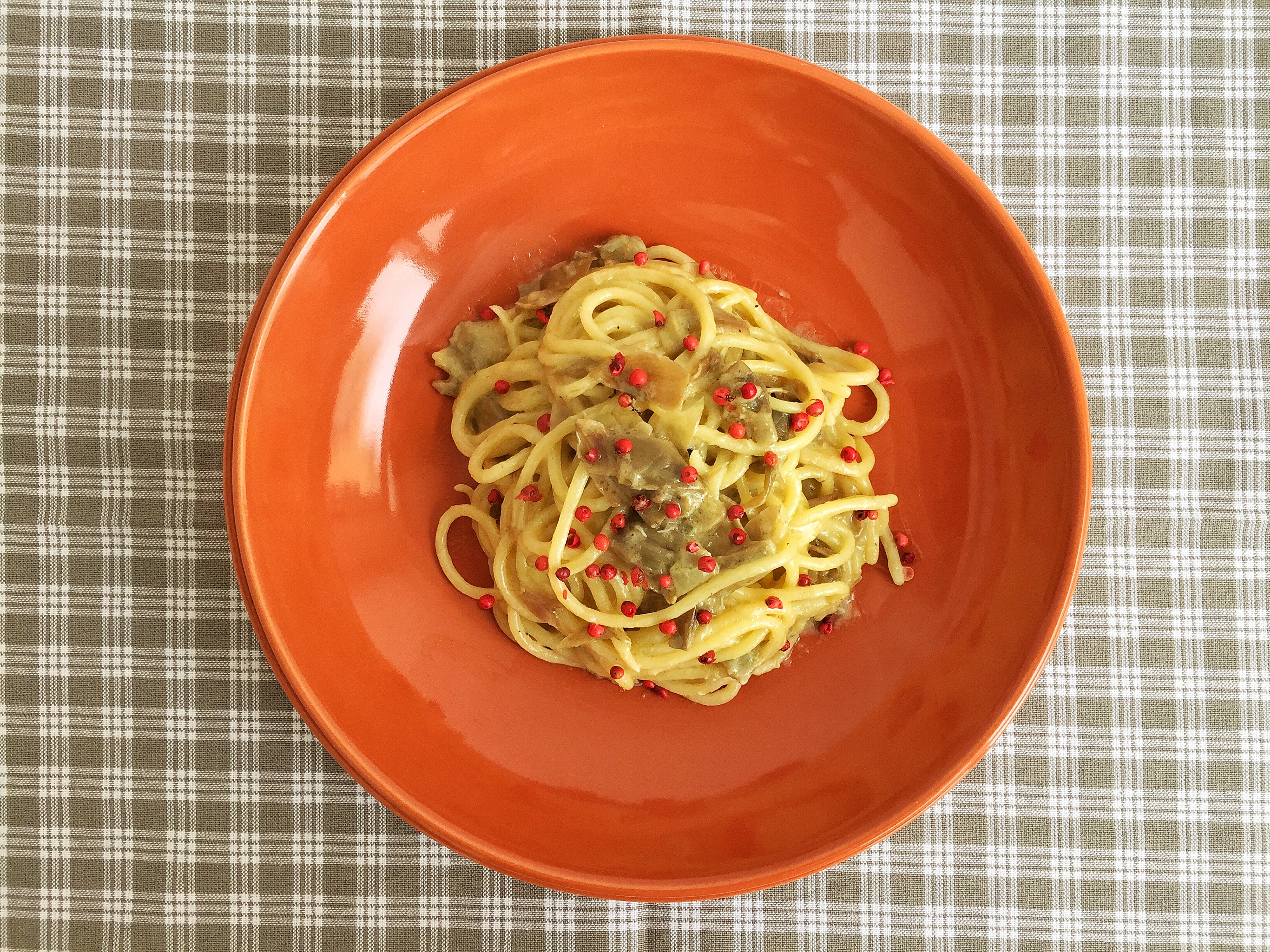 Spaghettoni cacio, pepe e carciofi