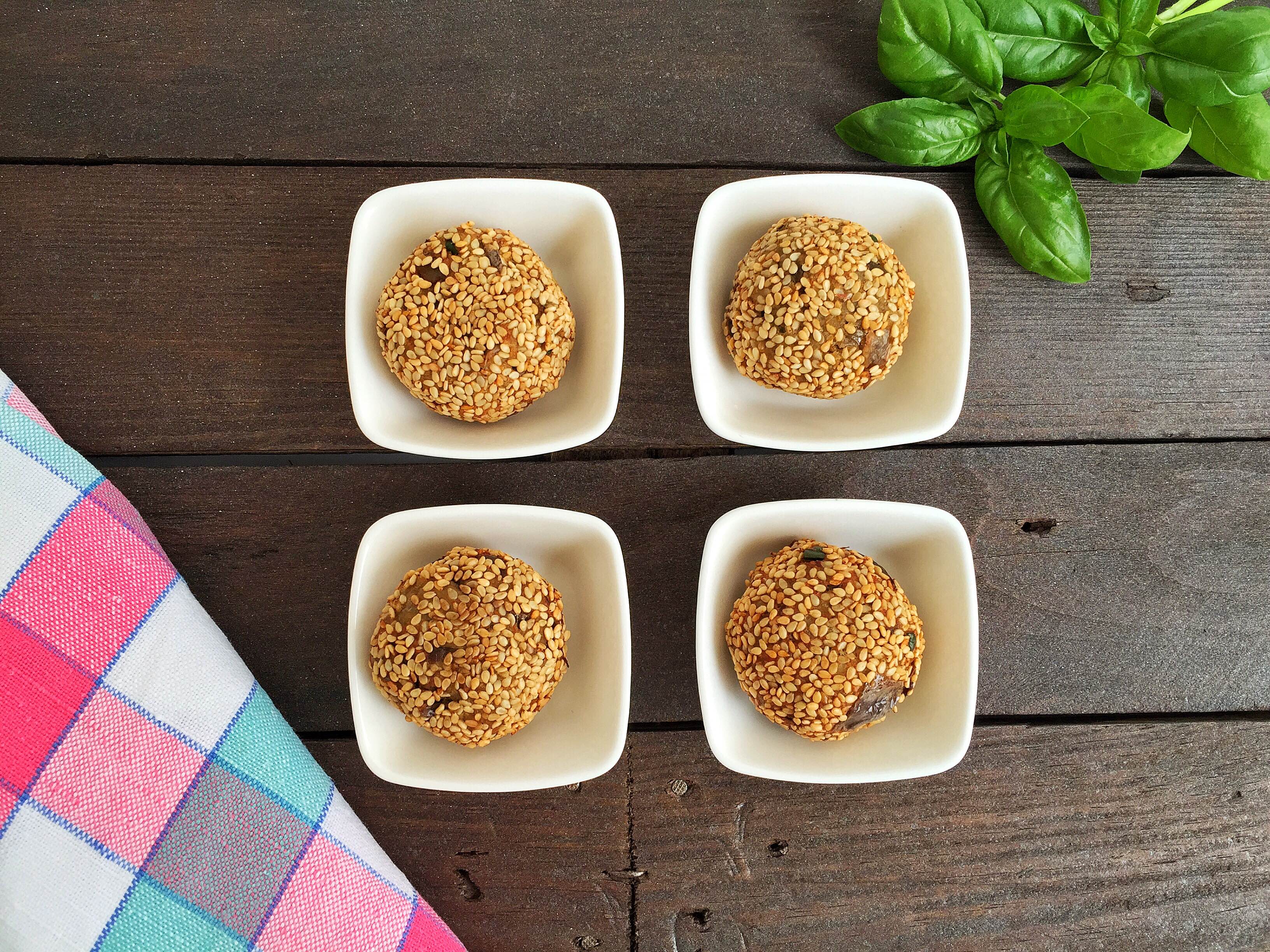 Polpette di melanzane con cuore filante