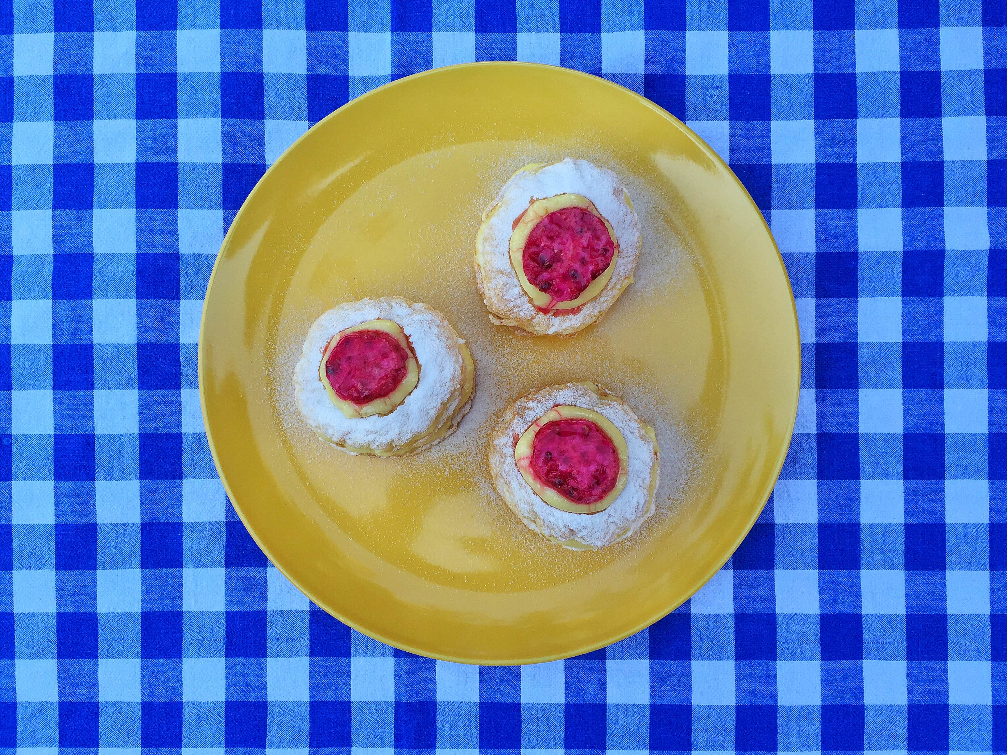 Sfogliatelle con crema e fichi d’india