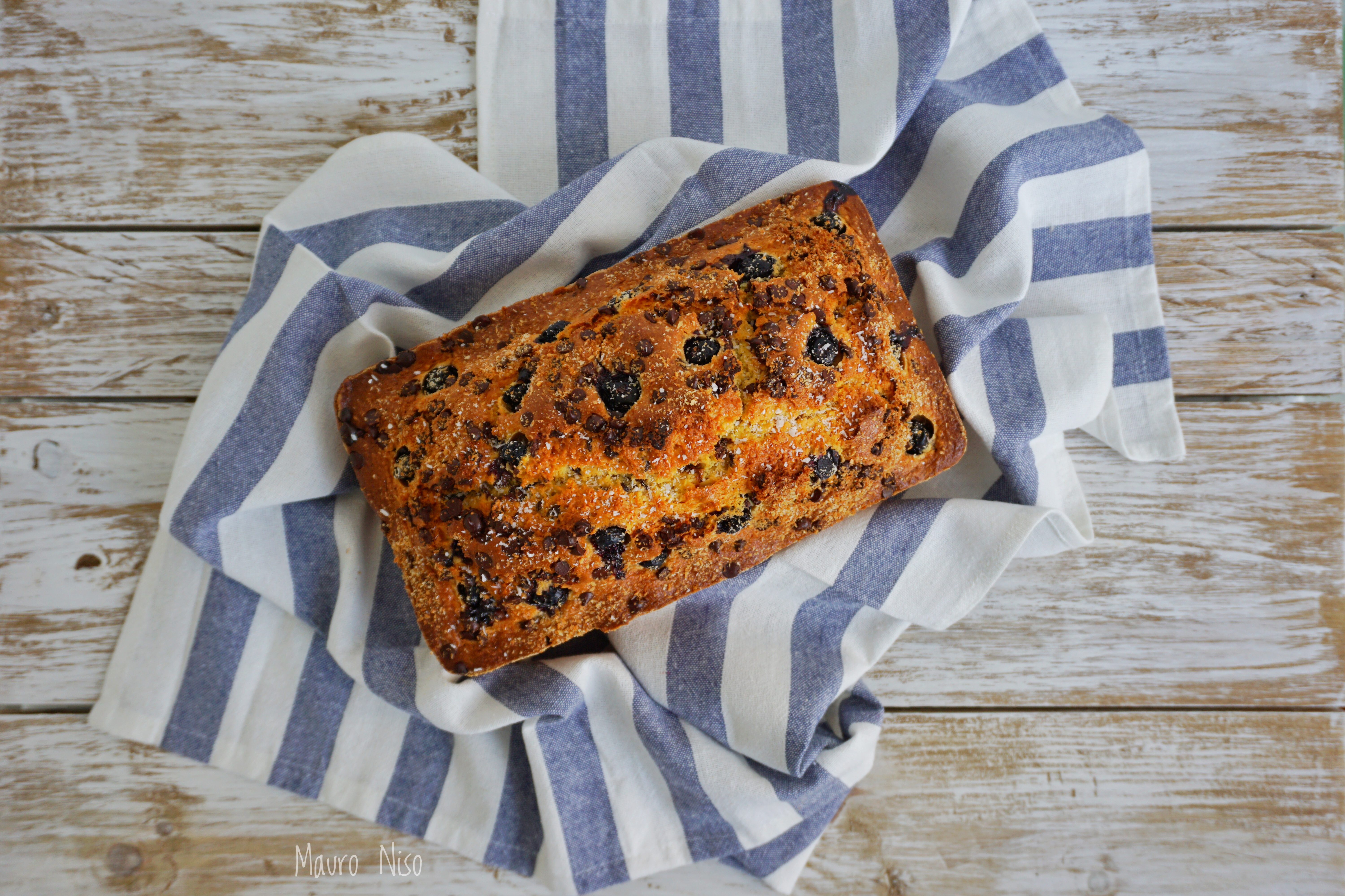 Plum-cake mirtilli, cocco e cioccolato