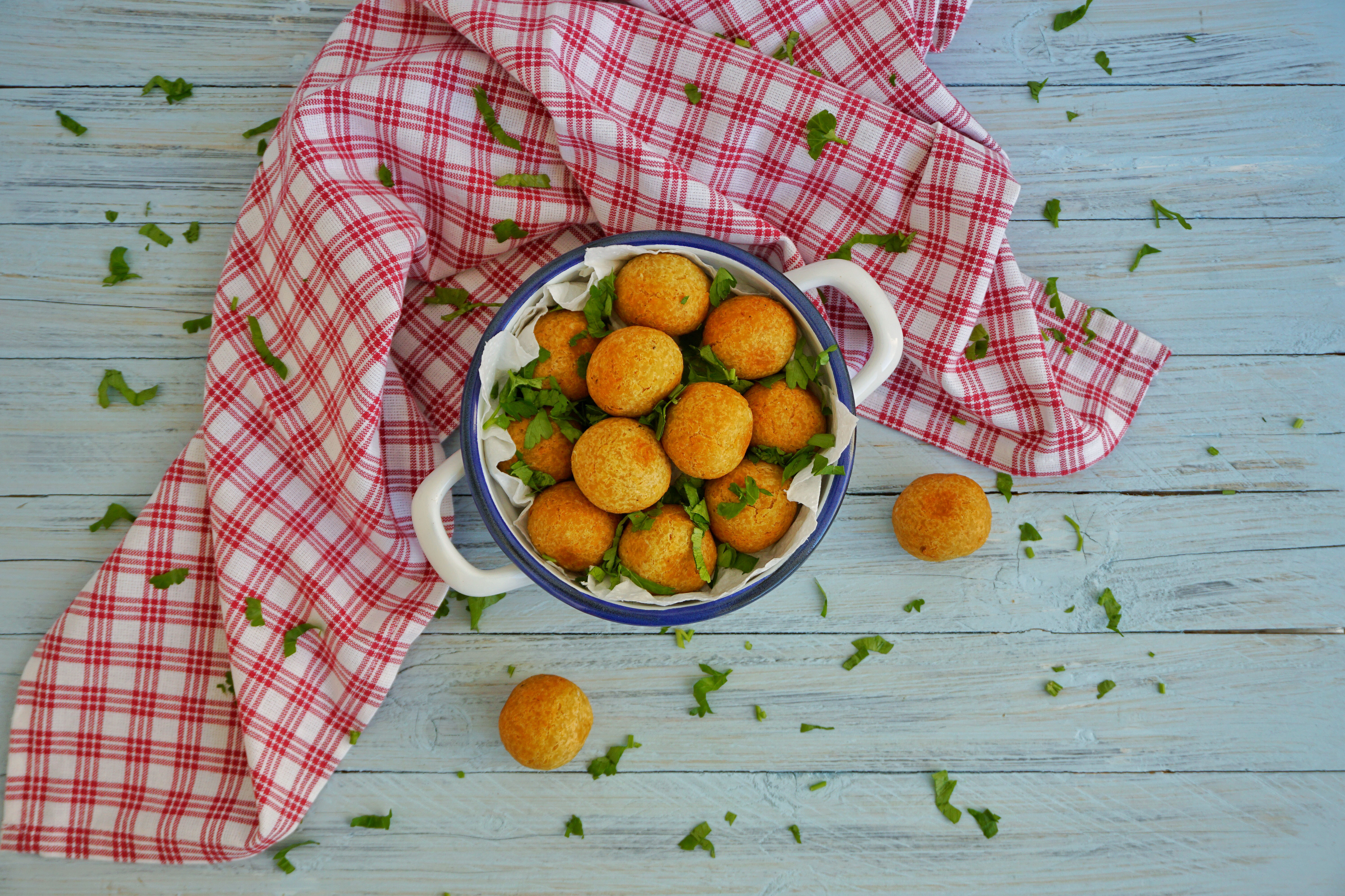 Polpette di ceci al curry con un cuore tenero