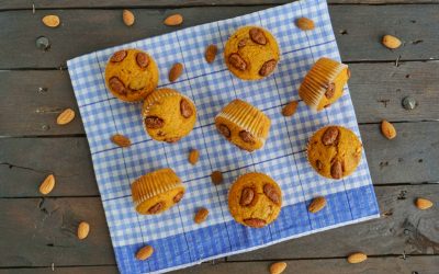 Muffin di zucca con mandorle caramellate