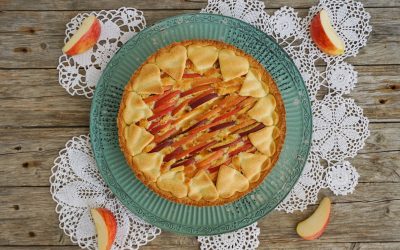 Crostata con crema frangipane e mele