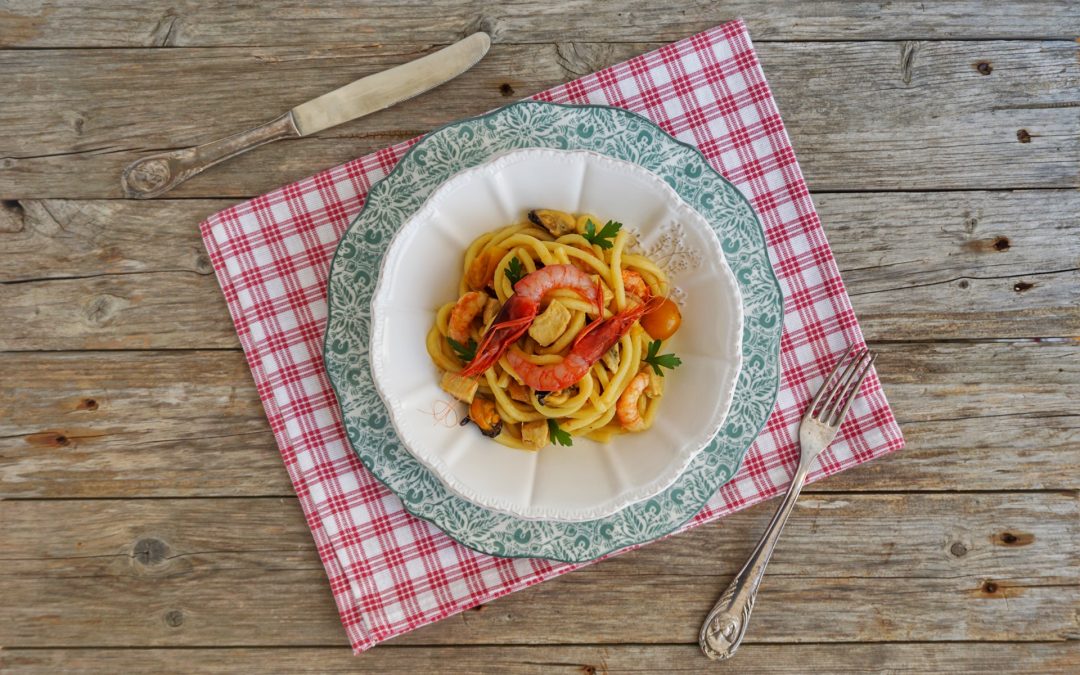 Troccoli con pesce spada, cozze e gamberi rossi