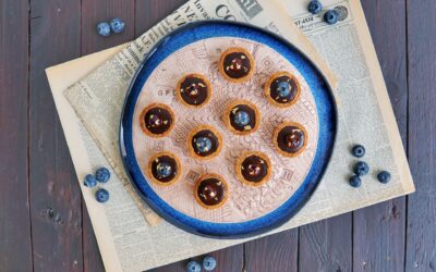 Minicrostatine con amarene e ganache al cioccolato